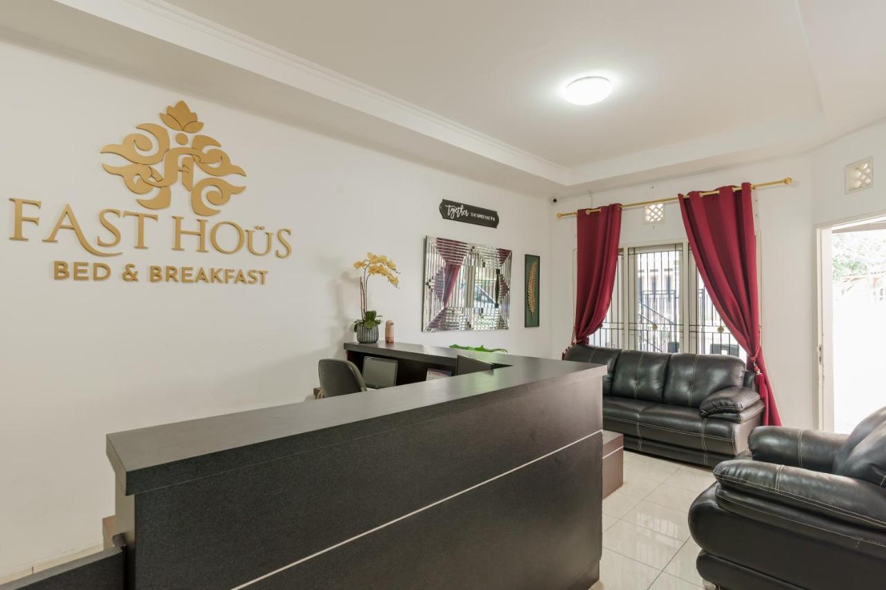Hotel Fast Hous Syariah Bogor Mitra Reddoorz Esterno foto